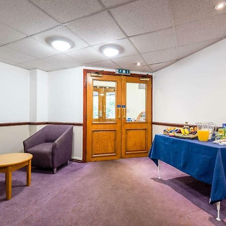 Comfort Inn Manchester North ミドルトン エクステリア 写真