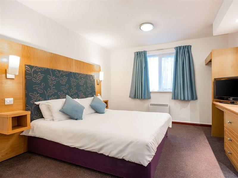 Comfort Inn Manchester North ミドルトン エクステリア 写真