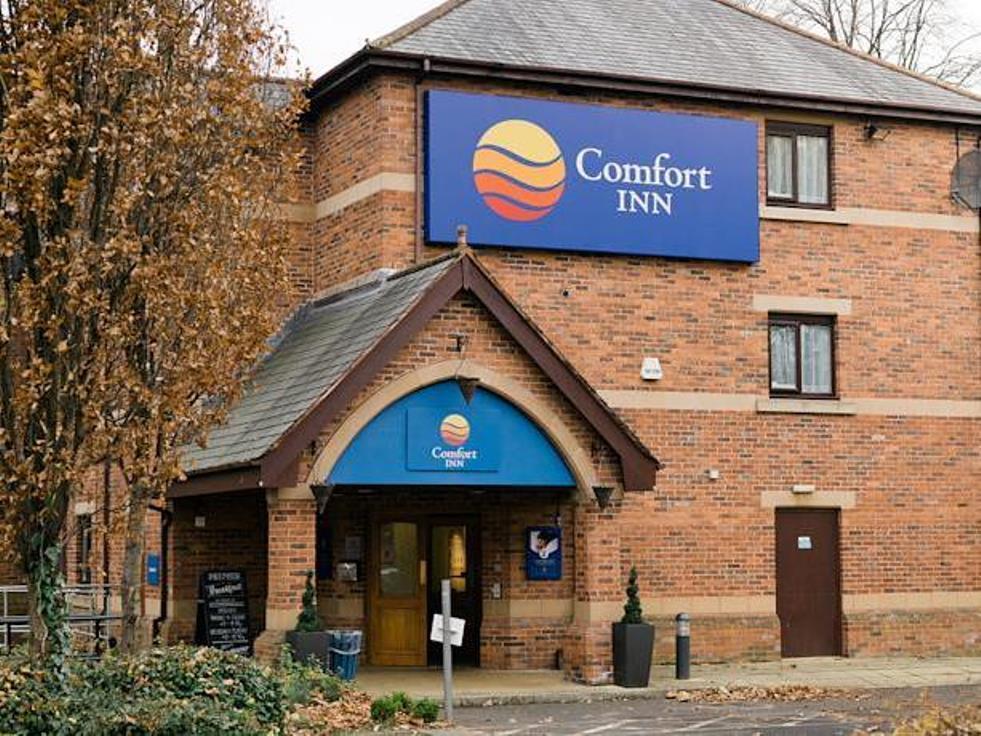 Comfort Inn Manchester North ミドルトン エクステリア 写真