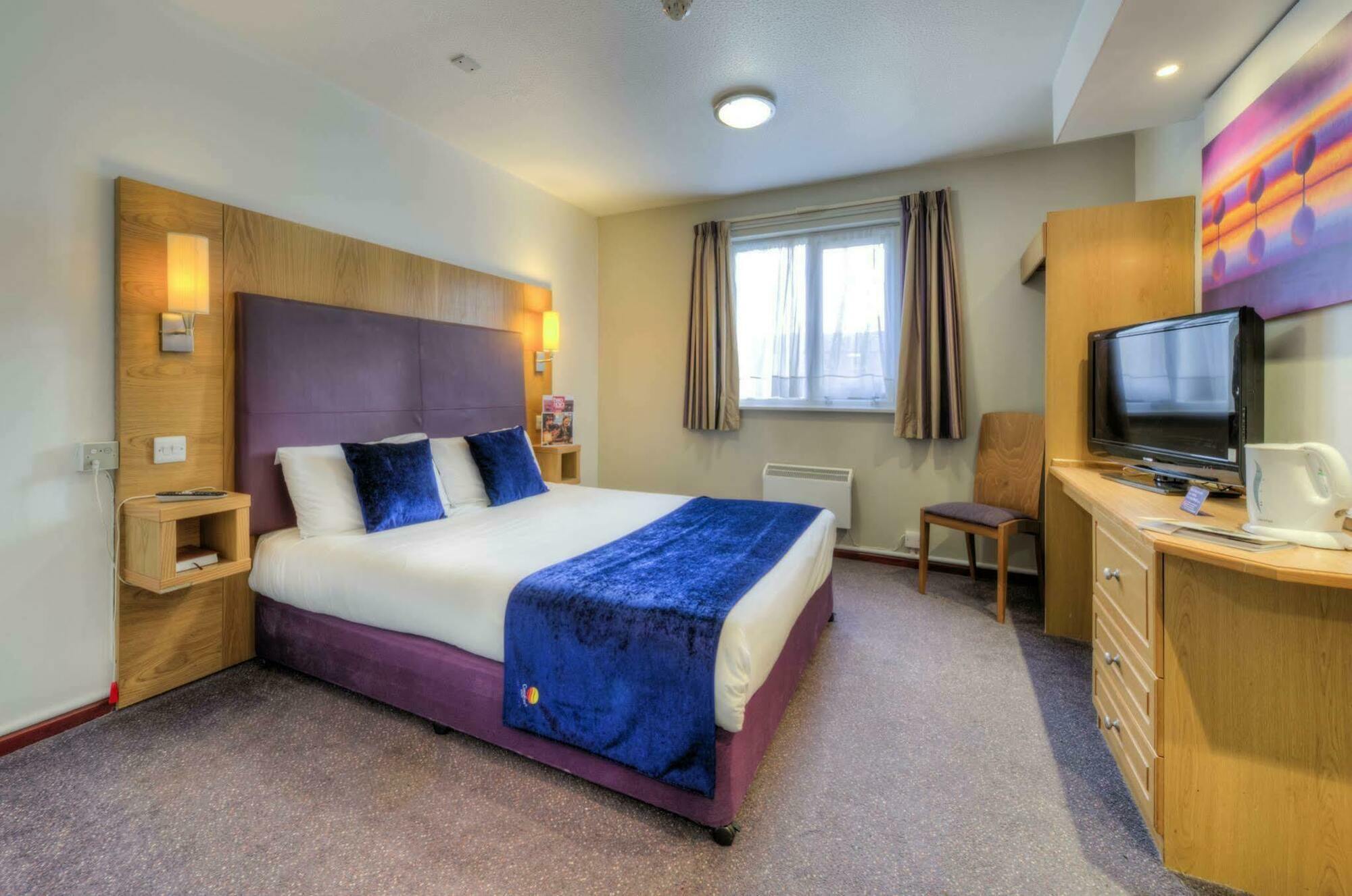 Comfort Inn Manchester North ミドルトン エクステリア 写真