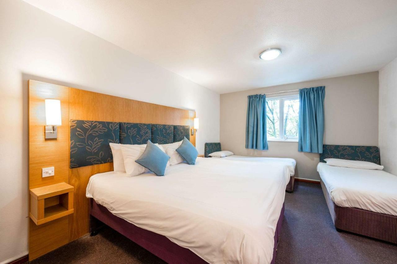 Comfort Inn Manchester North ミドルトン エクステリア 写真