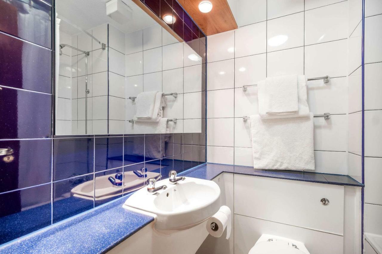 Comfort Inn Manchester North ミドルトン エクステリア 写真